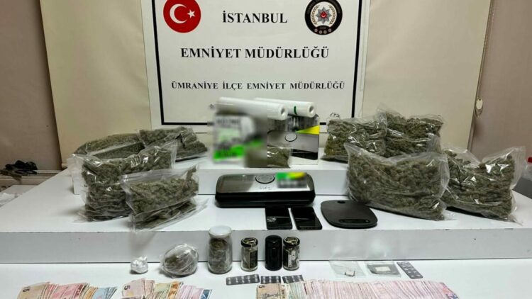 Ümraniye'de uyuşturucu operasyonunda yakalanan 4 şüpheli tutuklandı