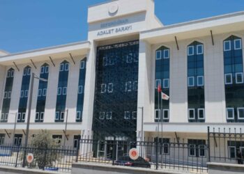 Balçova Belediye Başkanı Onur Yiğit ve 2 şüpheli adliyede