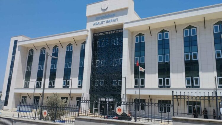 Balçova Belediye Başkanı Onur Yiğit ve 2 şüpheli adliyede