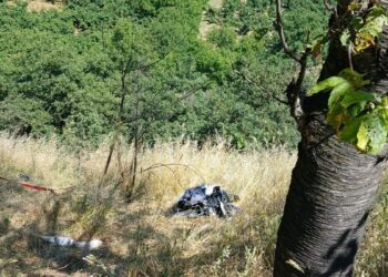 Şarampole devrilen motosikletin sürücüsü hayatını kaybetti