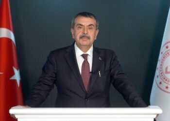 Bakan Tekin, öğretmenlere hitap etti