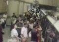 Gayrettepe Metrosu’nda cep telefonu hırsızlığı kamerada