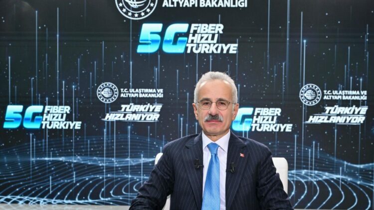 Bakan Uraloğlu: Yılın ilk çeyreğinde mobil iletişim yatırımları 263 milyar liraya ulaştı