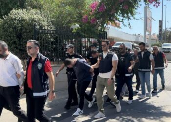 Muğla merkezli 4 ilde gözaltına alınan 18 göçmen kaçakçılığı şüphelisi adliyede