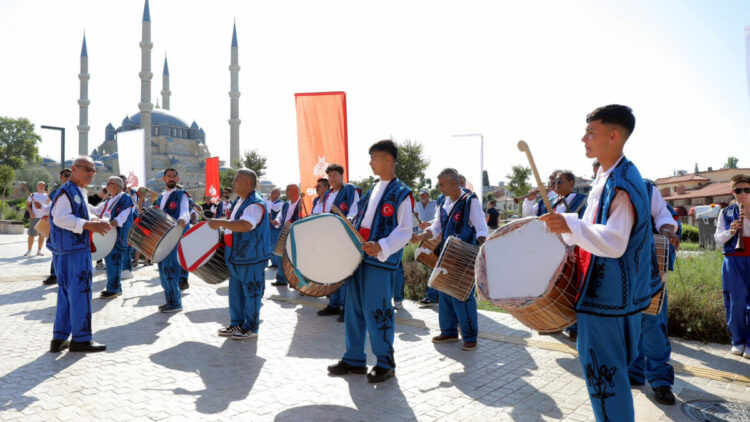 Kırkpınar Yağlı Güreşleri Festivali, geleneksel davul-zurna davetiyle başladı