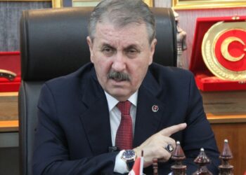 Destici: İstanbul Barosu sapkınlığa sahip çıkmıştır