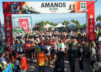 Osmaniye'de bin 100 sporcu Amanoslarda koştu