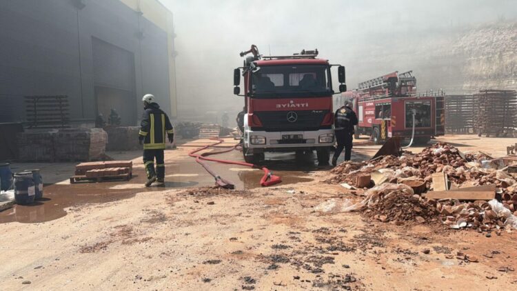 Kütahya’da çömlek üretim fabrikasında yangın