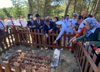 Şehit Tabip Binbaşı Mehmet İsmail Bey, kabri başında anıldı