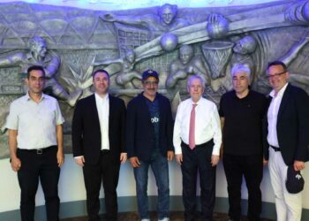Fenerbahçe Başkanı Aziz Yıldırım, Chobani Kurucusu ve CEO’su Hamdi Ulukaya’yı ağırladı
