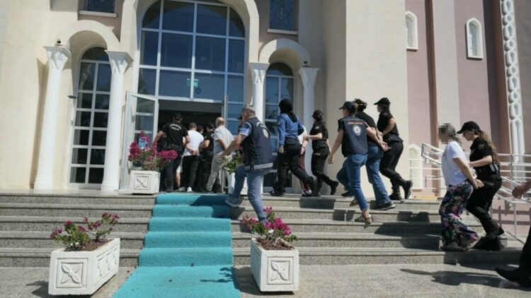 Muğla merkezli 4 ildeki göçmen kaçakçılığı operasyonunda 9 tutuklama