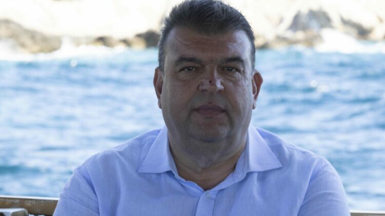Seferihisar Belediye Başkanı dahil 12 şüpheli tutuklandı