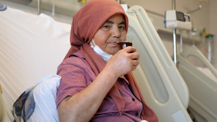 Böbrek nakliyle sağlığına kavuştu, çay hasreti son buldu