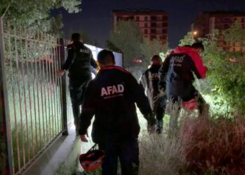 Arazide ağlayan çocuk ihbarı ekipleri harekete geçirdi