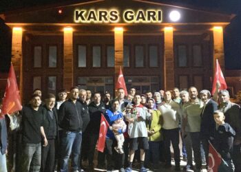 Trenle gelen şampiyona coşkulu karşılama