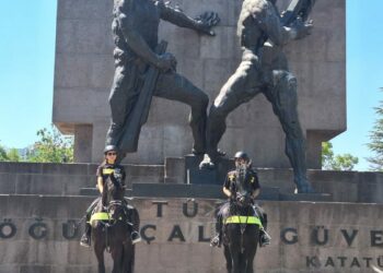 NATO Zirvesi öncesi Ankara'da atlı polislerden devriye