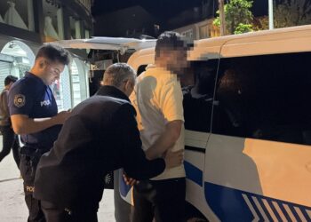 DMD’li Metehan için kurulan stanttaki bağış kutusundan para çalarken yakalandı