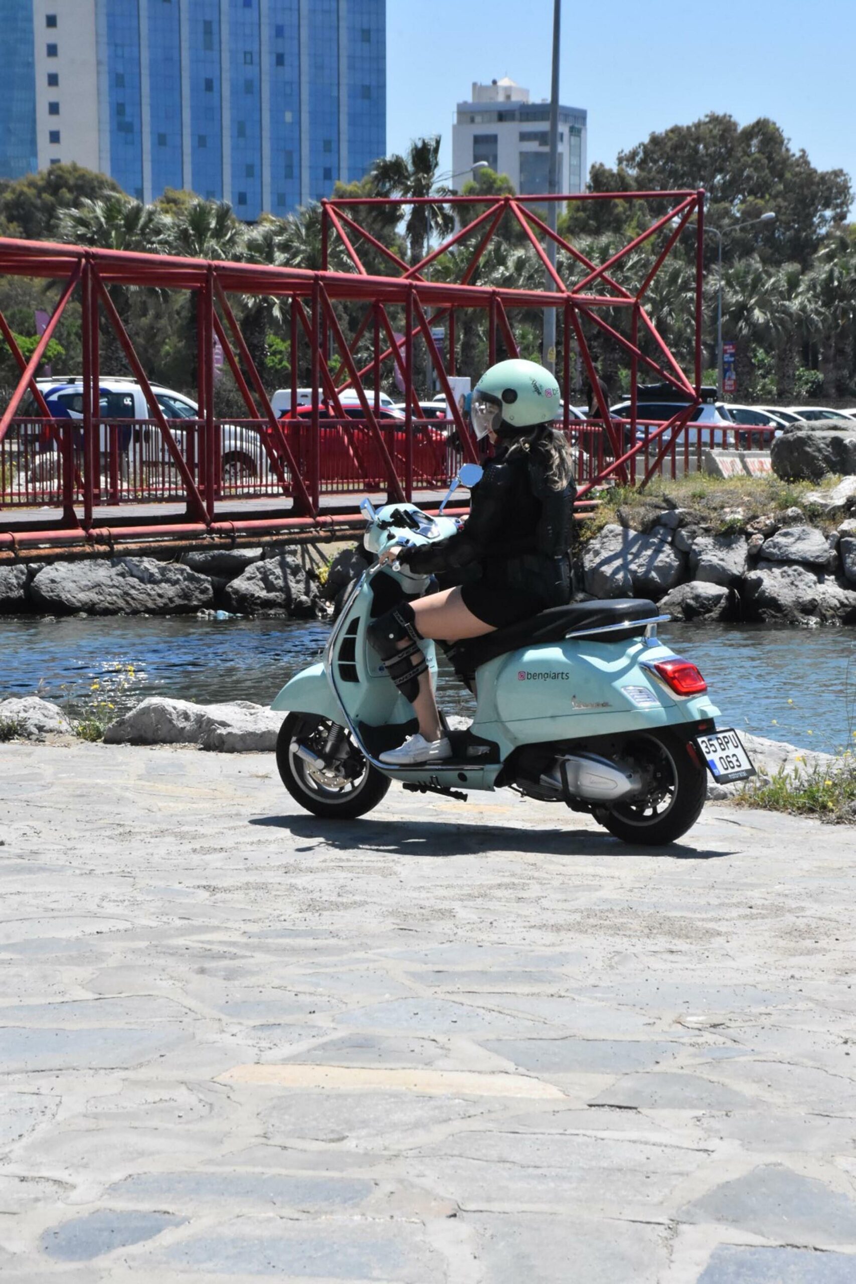 İzmir'den Roma'ya motosikletle tek başına 'farkındalık' yolculuğu