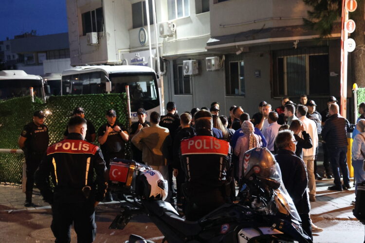 Buca Belediyesi'ne yönelik ‘yolsuzluk’ operasyonunda şüpheliler adliyede