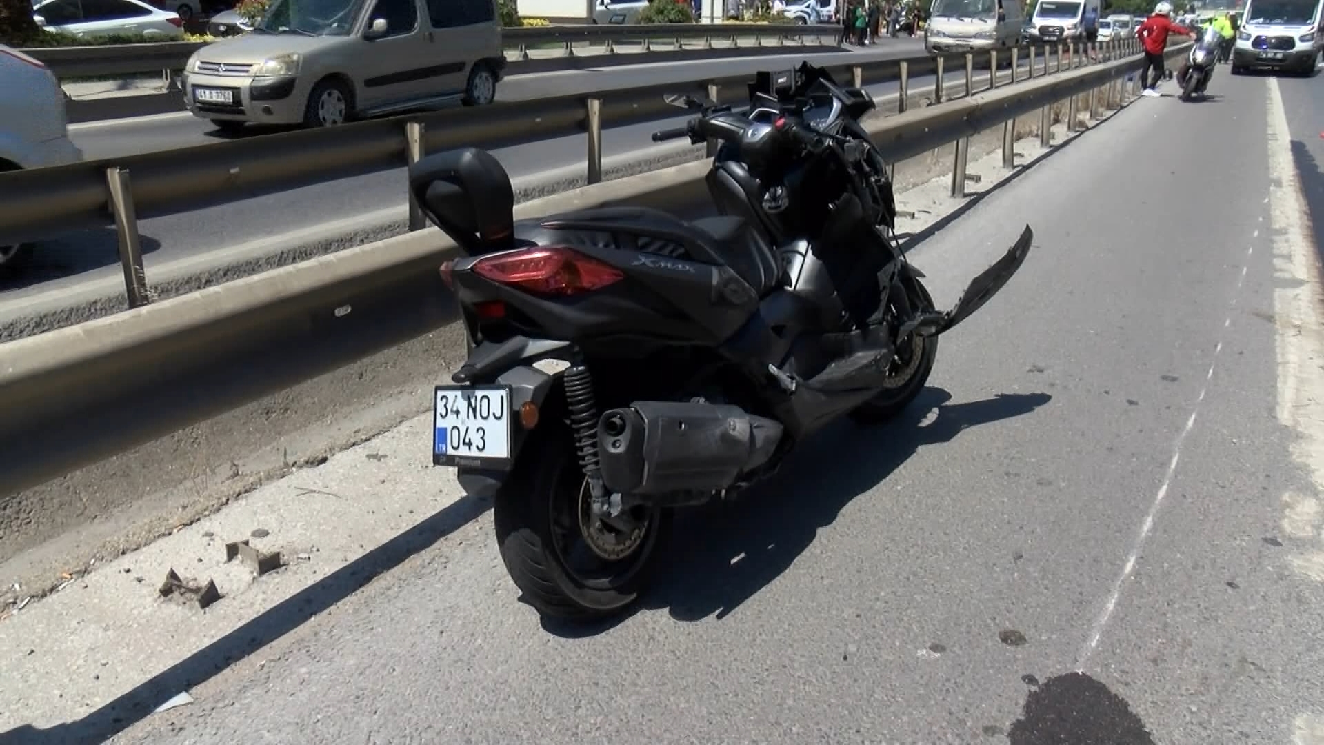 Kartal D-100 Karayolu'nda 2 motosiklet çarpıştı: 2 ölü