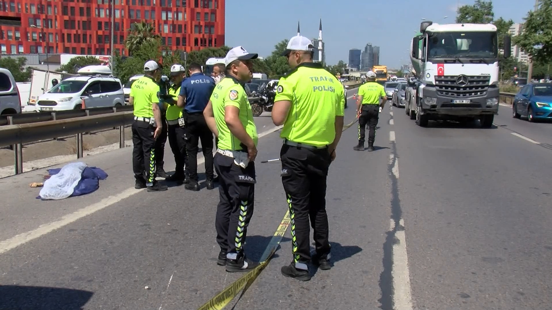 Kartal D-100 Karayolu'nda 2 motosiklet çarpıştı: 2 ölü