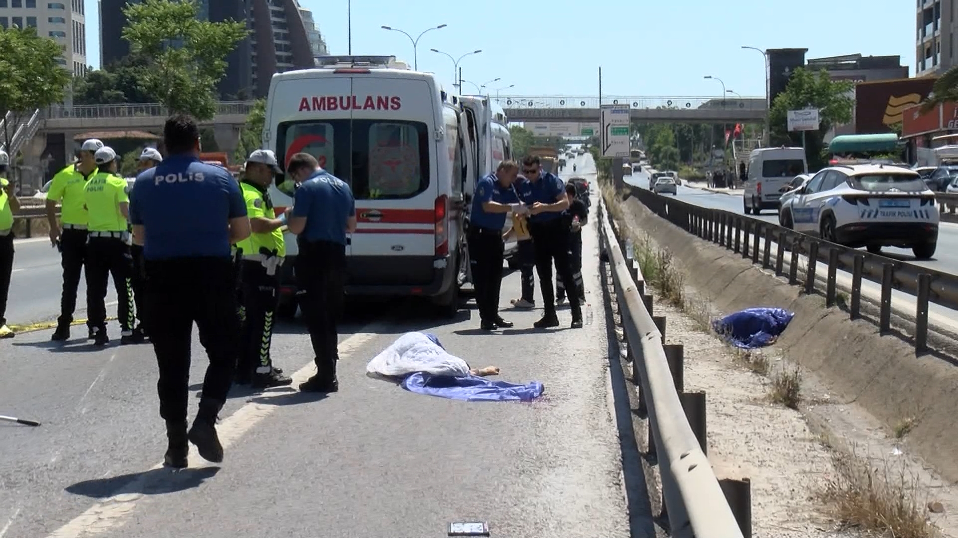 Kartal D-100 Karayolu'nda 2 motosiklet çarpıştı: 2 ölü