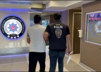 Sahte dolarları ATM’lerden sisteme sokup haksız kazanç sağlayan şebekeye operasyon: 9 gözaltı