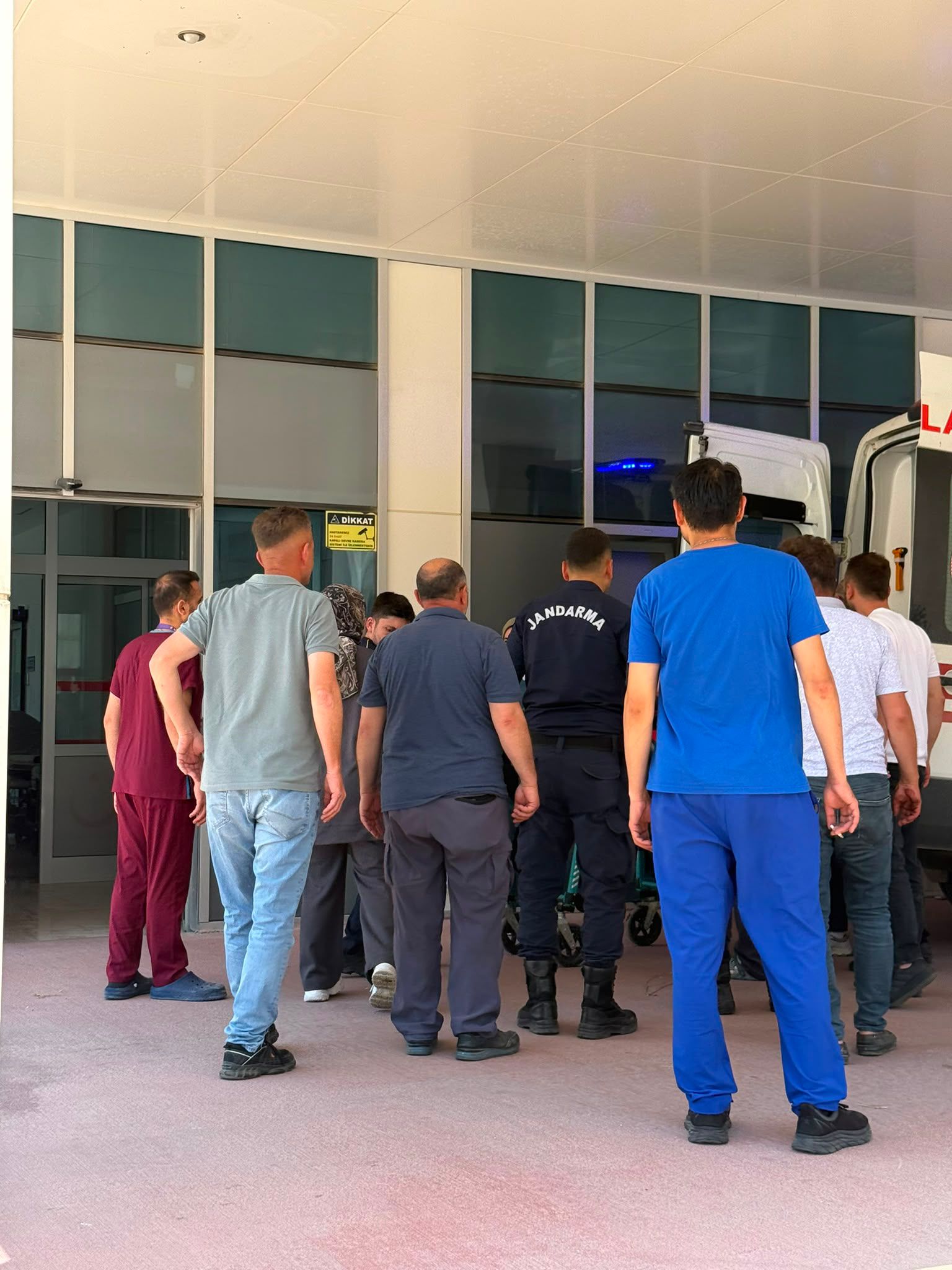 Çalıştığı inşaatta duvardan düşüp öldü