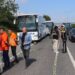 Arıza nedeniyle emniyet şeridinde duran otobüse çarpan motosikletin sürücüsü öldü