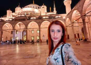 2 aydır haber alamadığı kızını sokak sokak arıyor