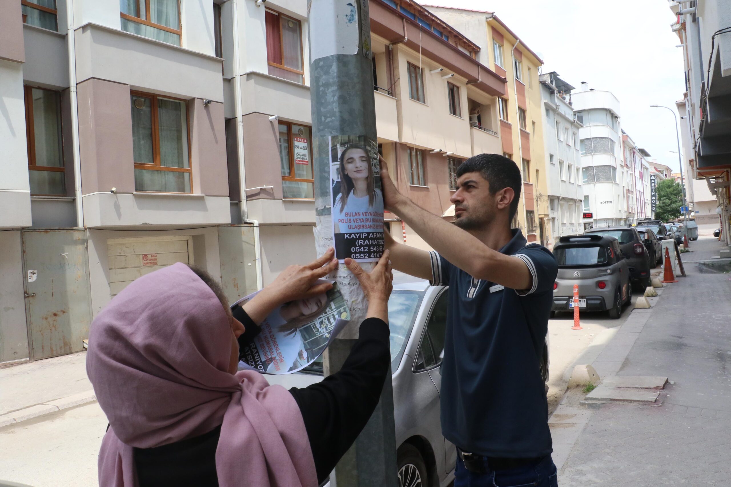 2 aydır haber alamadığı kızını sokak sokak arıyor