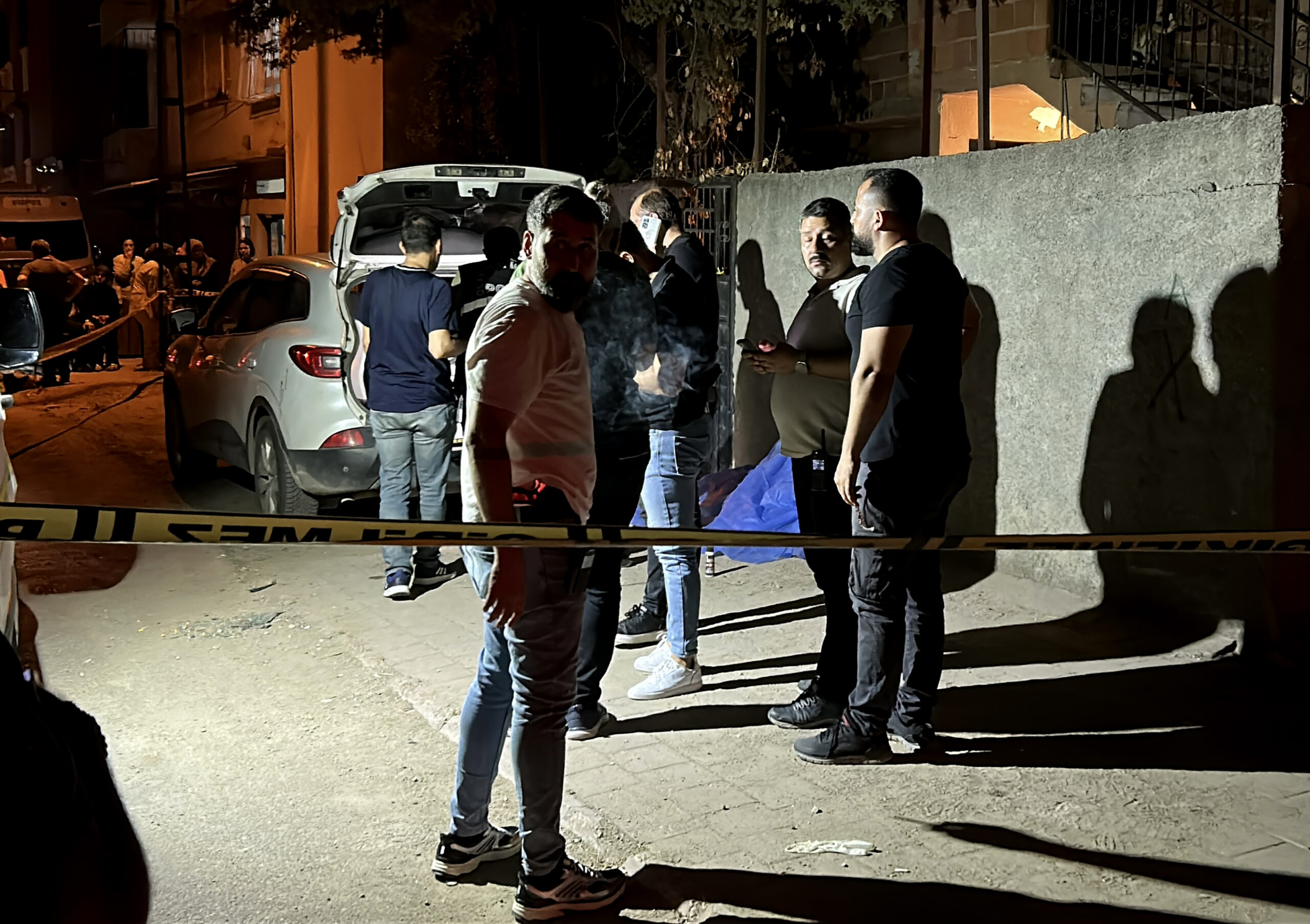 Kardeşini, dükkan kirasını eşit paylaştırmadığı için öldürmüş