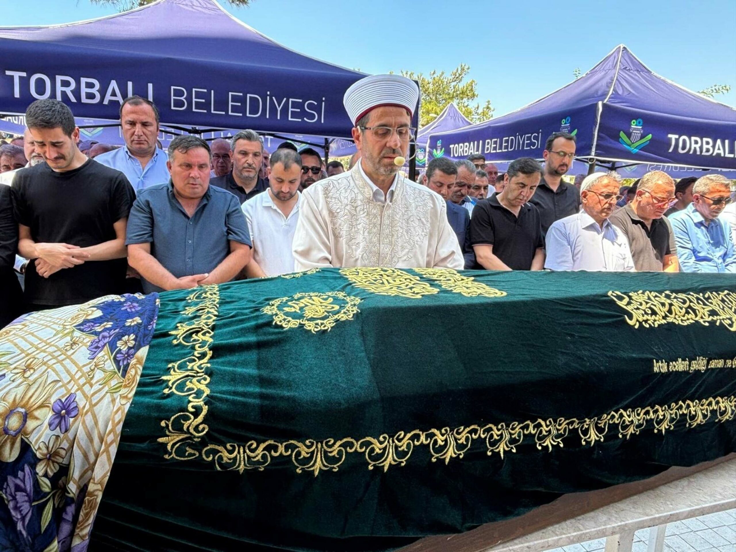 Irmak öğretmen, İzmir'de son yolculuğuna uğurlandı
