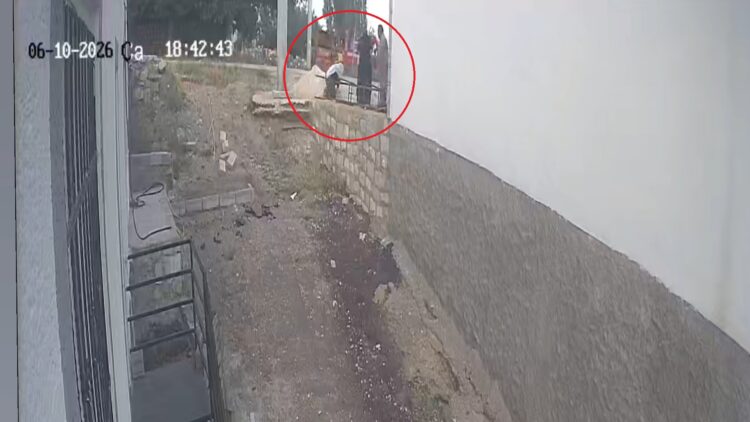 Engelli kızı için rampa isteyen kadına komşunun kürekli saldırısı kamerada; şüpheli tutuklandı