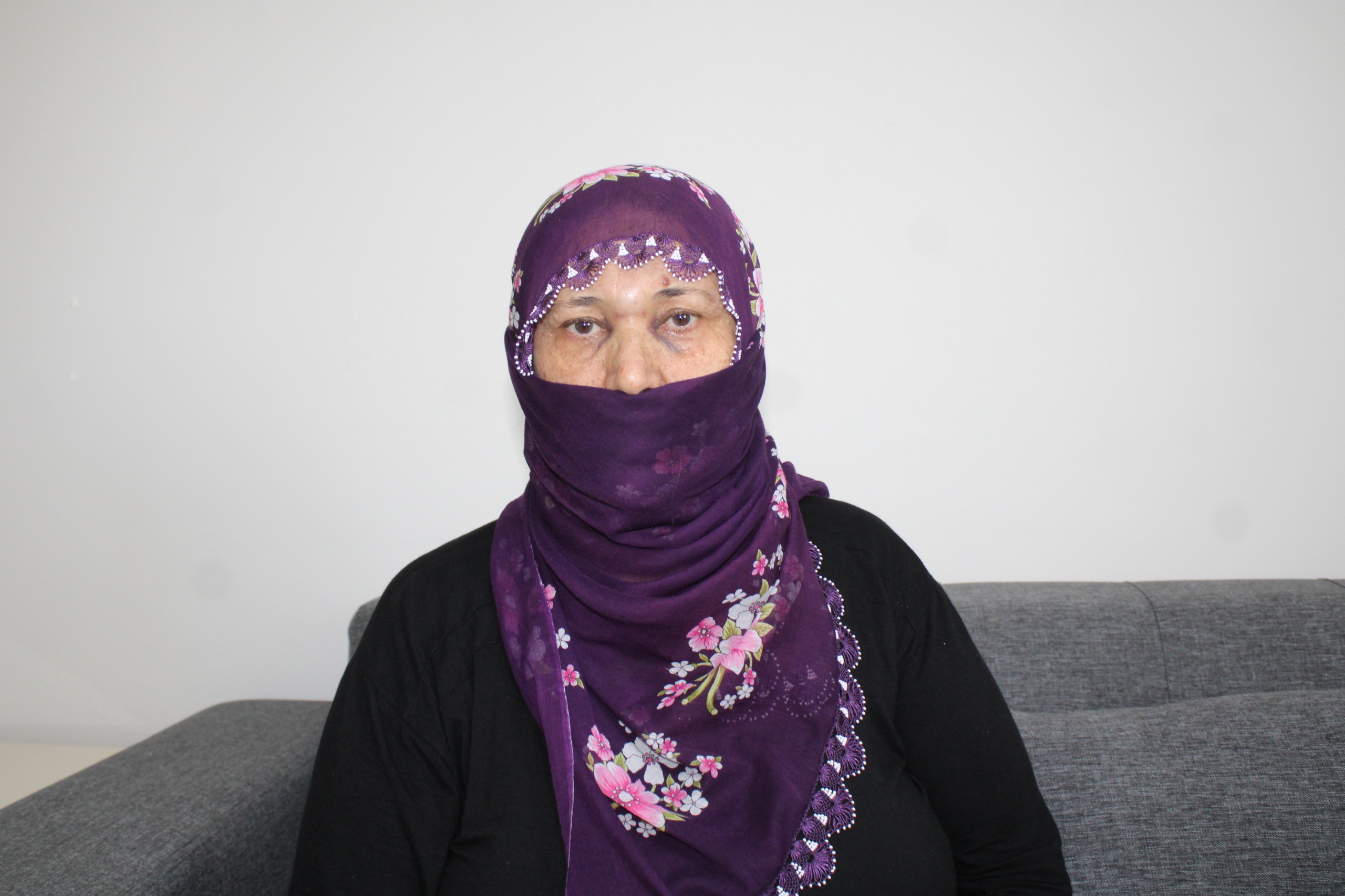 Engelli kızı için rampa isteyen kadına komşunun kürekli saldırısı kamerada; şüpheli tutuklandı