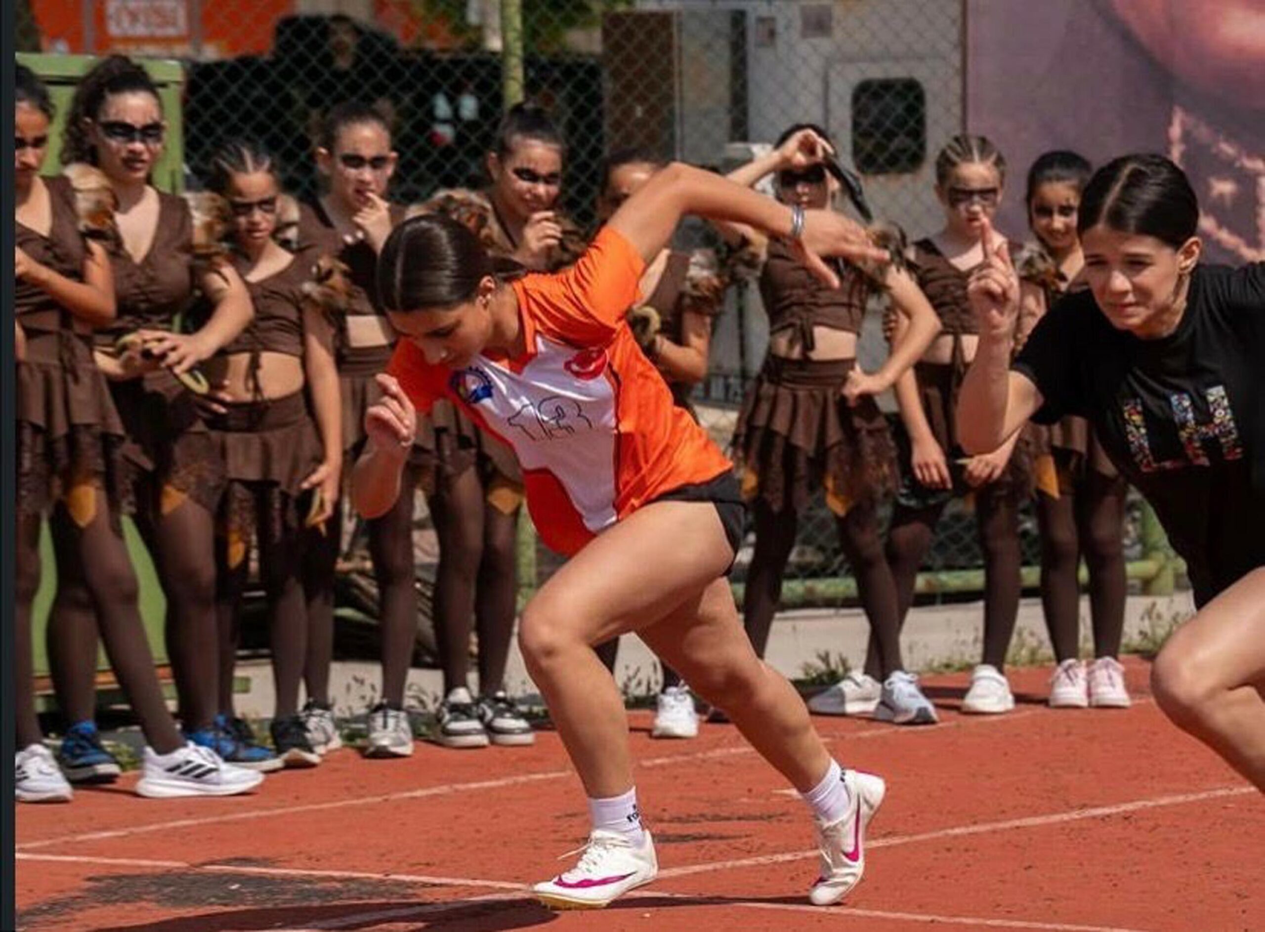 Atletizmdeki başarısını moda tasarım projesine dönüştürdü