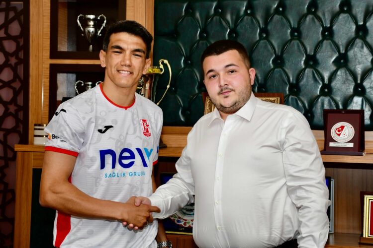 Akın Akman, Balıkesirspor'a imza attı