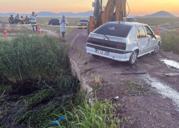 Tarım işçisi ailenin otomobili kanala uçtu: 3 çocuk öldü, 4 kişi yaralandı