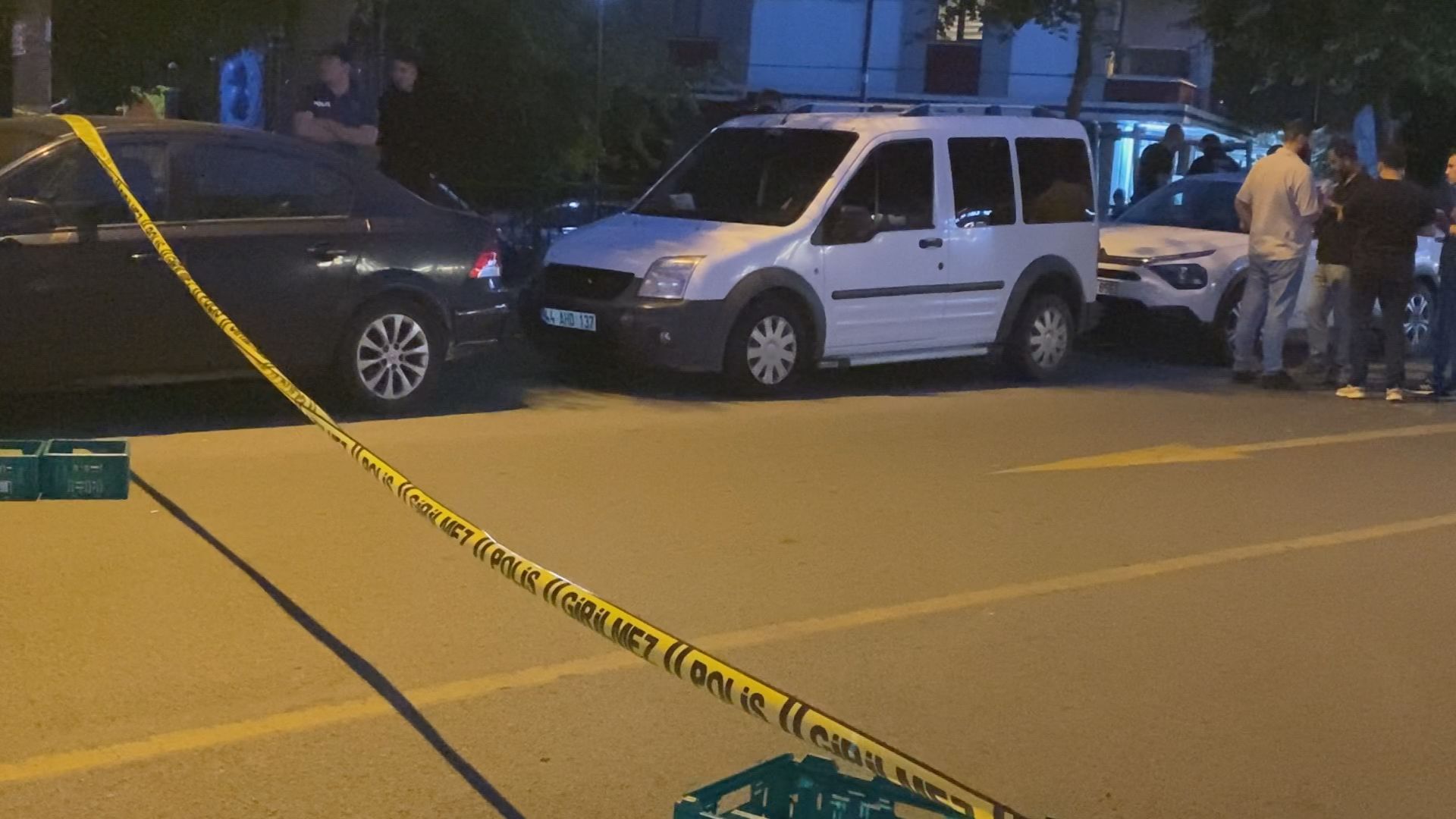 Eyüpsultan'da parkta silahlı saldırı: 3'ü ağır 5 yaralı