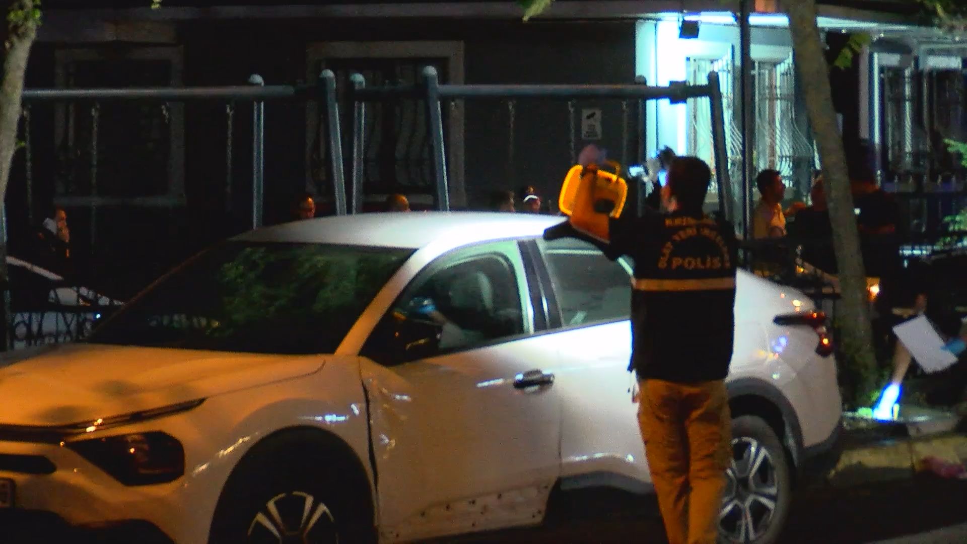 Eyüpsultan'da parkta silahlı saldırı: 3'ü ağır 5 yaralı