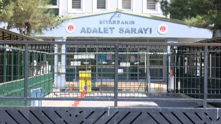 Gelinini öldüren kayınpeder, cinayetten önce elinde tabancasıyla dua etmiş