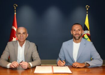 Fenerbahçe, Vedat Muriqi ile 3 yıllık sözleşme imzaladı