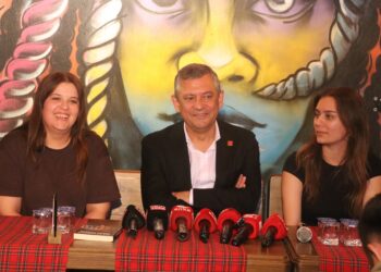 Özel: Bir bankın üzerindeyiz ama milletin gönlündeyiz