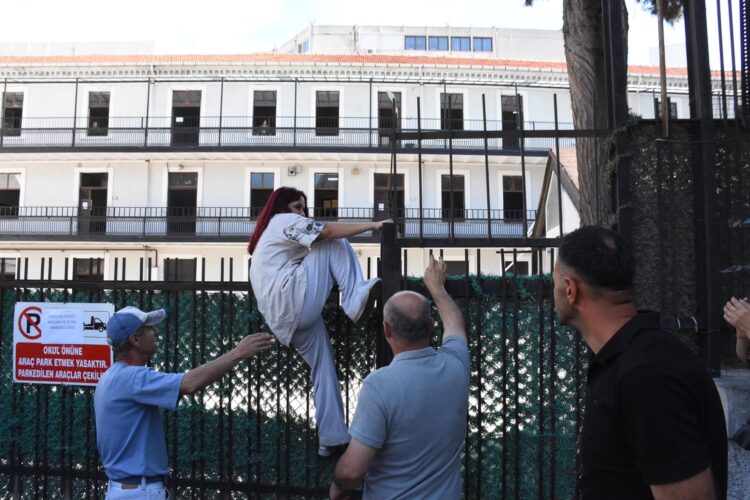 İzmir'de YKS heyecanı başladı