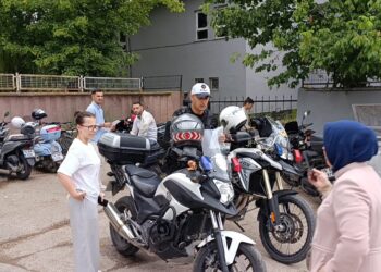 Yanlış sınav yerine giden adayı motosikletli trafik polisi yetiştirdi