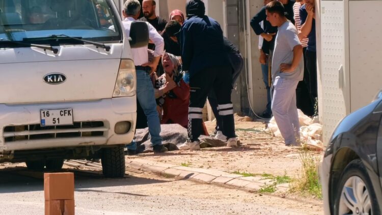Montaj yaparken elektrik akımına kapılarak öldü