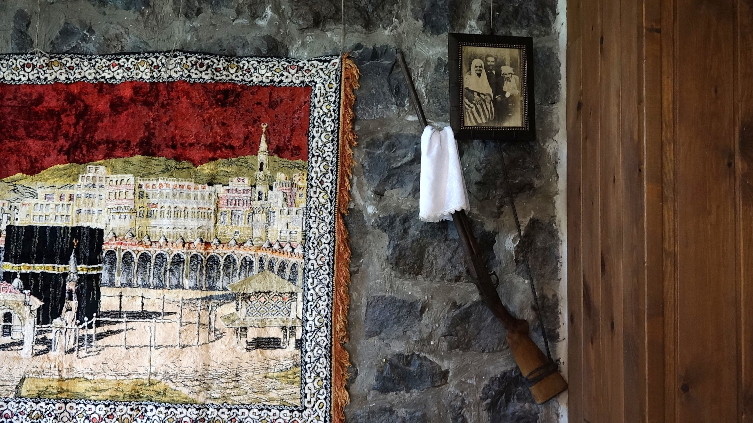 Teknolojiden uzak, anılara yakın; köy evinde 70'lere yolculuk