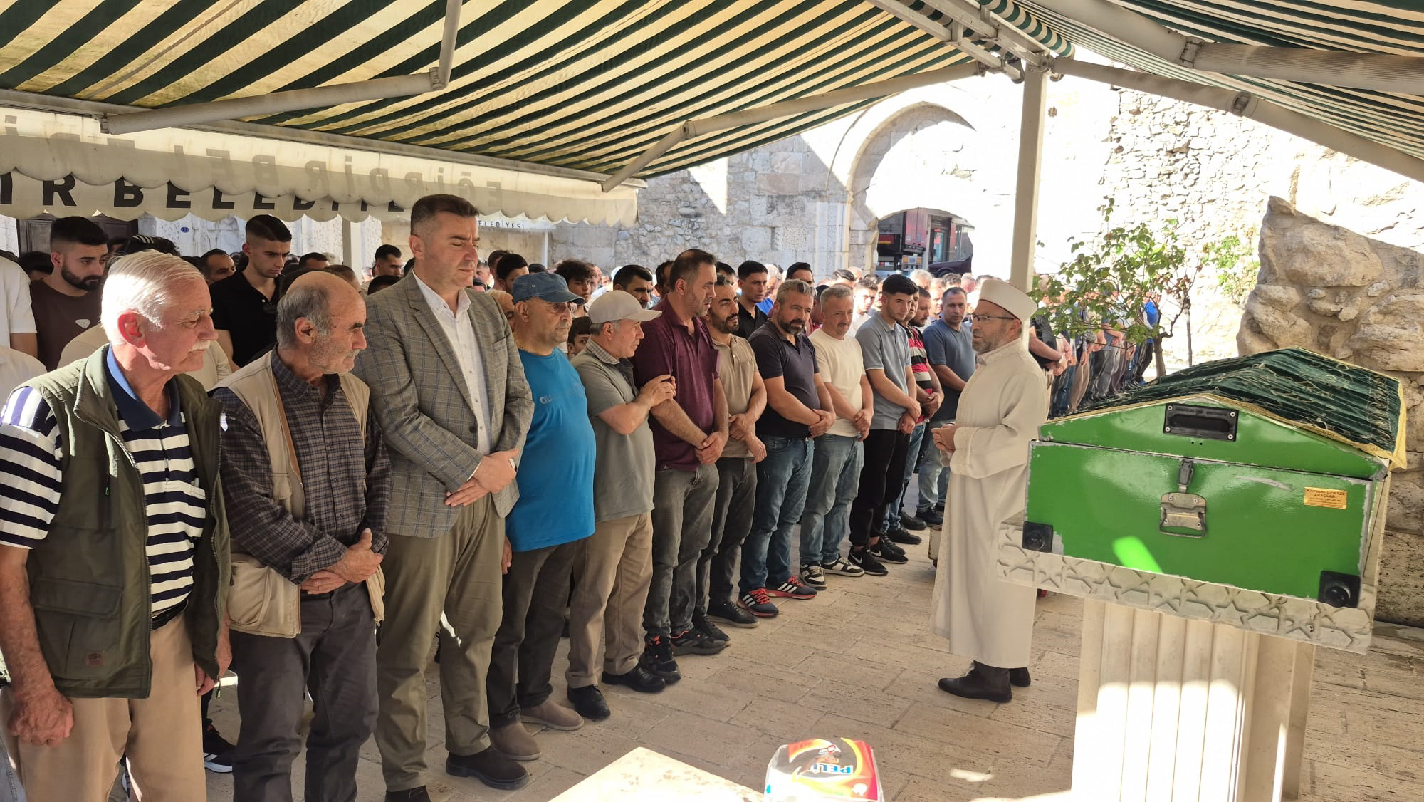 Araçta ölü bulunan Cansu ve Ufuk'tan biyolojik numune alındı, cenazeleri toprağa verildi