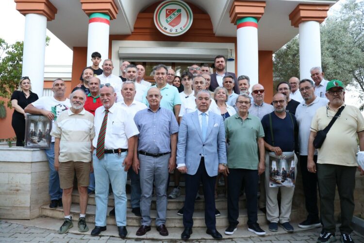 Karşıyaka'dan 100'üncü yıla özel Ata Mirası forması