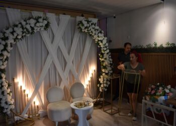 İzmir'de imece usulü dayanışmayla nişan sevinci